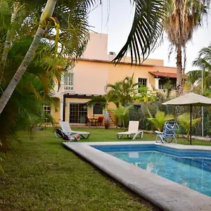 https://cancun-soho-bb.quintano-roohotels.com